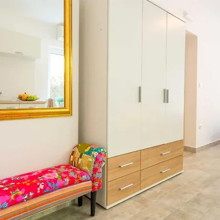 Betanija & Arijana Bayview Apartment