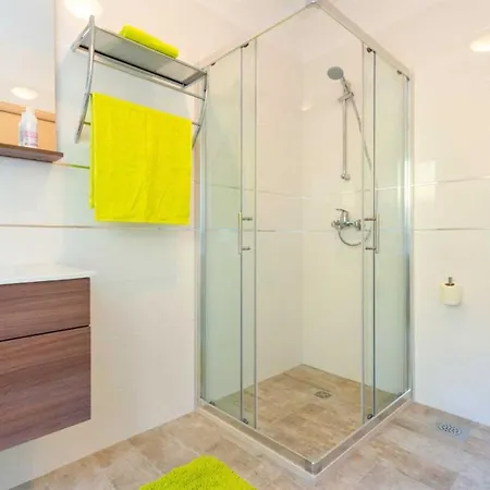 Betanija & Arijana Bayview